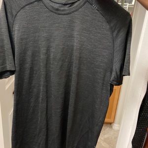 Lululemon size medium metal vent tech t shirt